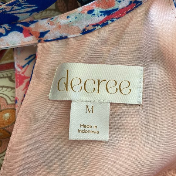 Floral Dress with Flowy Shoulder Pieces - Picture 3 of 5